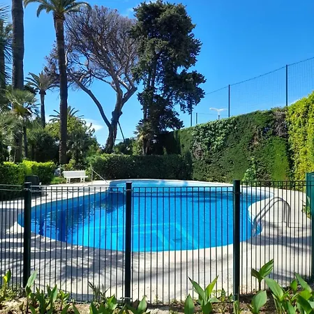 Apartment Proche Piscine Belles Prestations Cannes